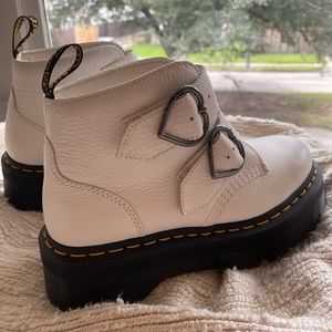 Brand new Womens Dr. Martens Devon Hearts Quad Boot - White. 

Size: 8 US L